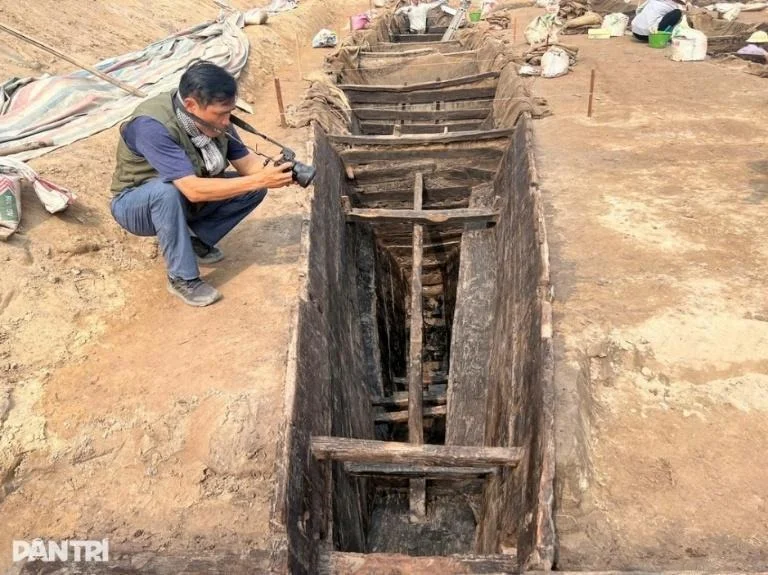 Thuyền cổ dưới ao ở Bắc Ninh: Độc đáo tầm quốc tế, kỹ thuật chưa từng thấy | Báo Dân trí