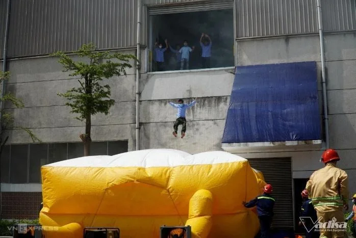 Đệm nhảy cứu nạn - Hàn Quốc